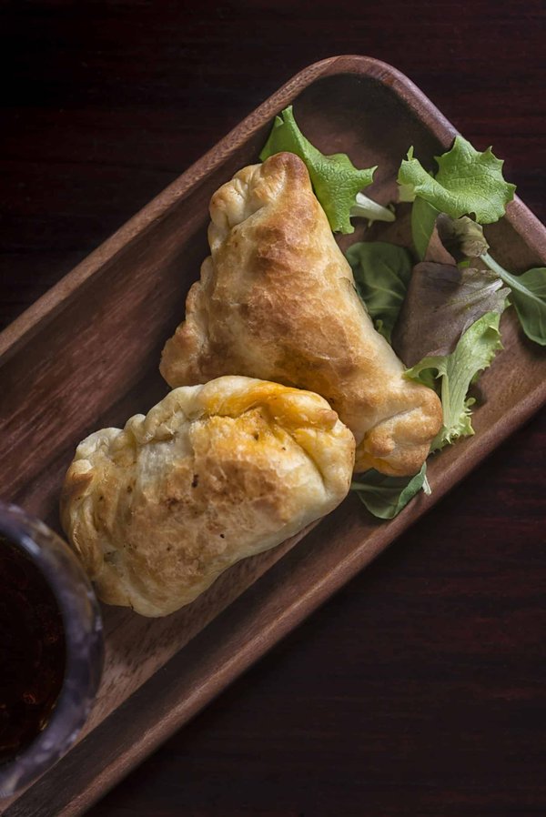 Qual è il modo più chic per indossare un cardigan oversize?